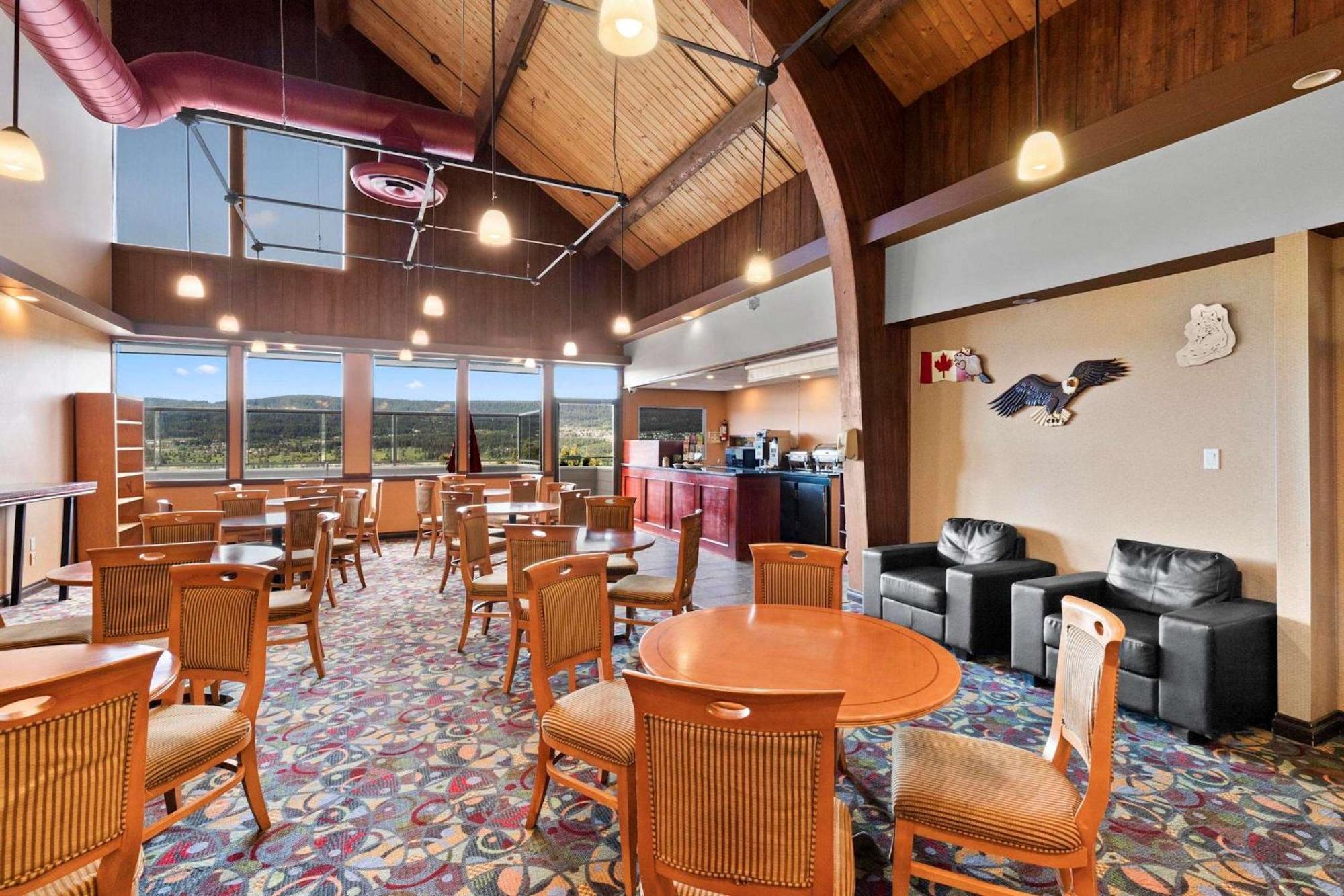 Coast Fraser Inn Williams Lake Exterior photo