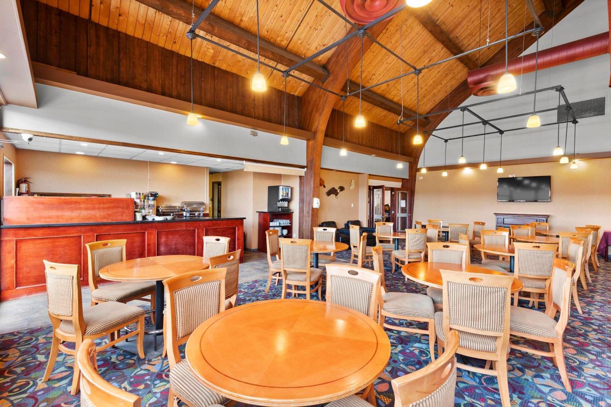 Coast Fraser Inn Williams Lake Exterior photo