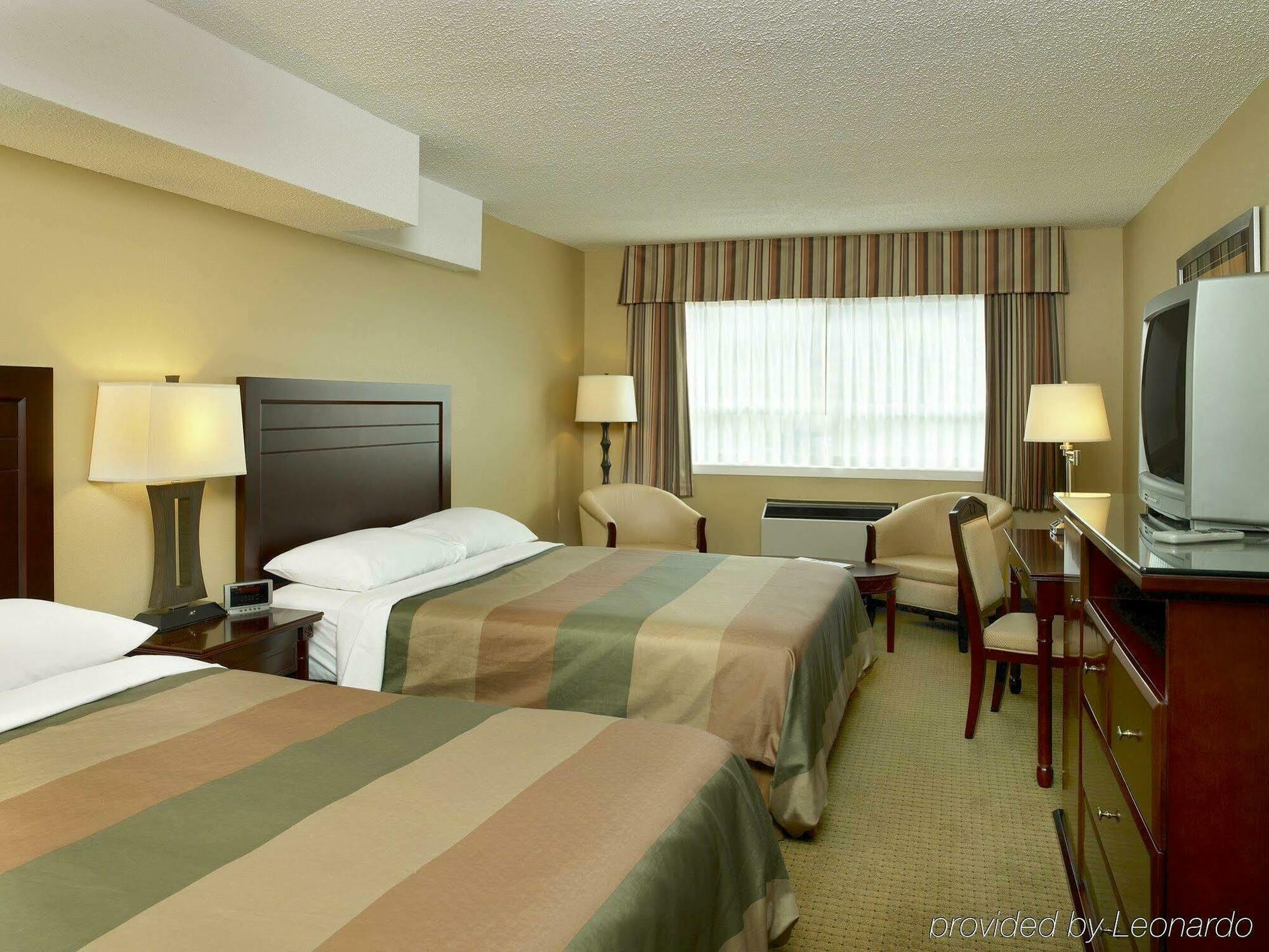 Coast Fraser Inn Williams Lake Room photo